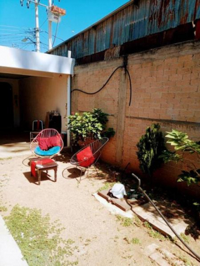 Casa rústica con cochera privada